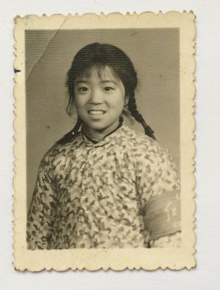 Cute Red Guard Girl Chairma Mao Badge China Culture Revolution Photo 1966 - 76