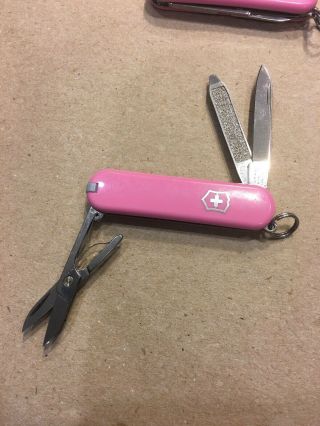 Victorinox Swiss Army Classic Sd Knife (pink)
