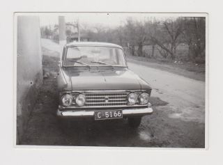 Old Soviet Moskvitch - 408 Car Automobile On Street Vintage Orig Photo (54996)