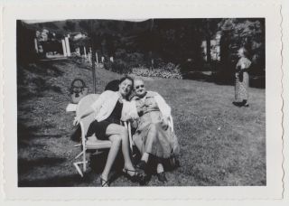 Vintage 40s B&w Photo Pair Women Sitting On Chairs On Big Lawn