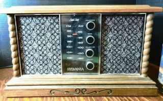 Vintage Sylvania Solid State Model Bt - 355p Am/fm Radio Still Very Good