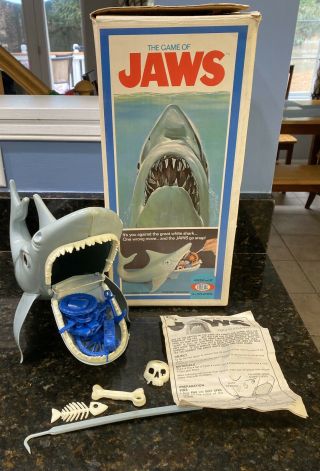 Vintage 1975 The Game ‘jaws 