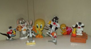 8 Looney Tunes Figures Bugs Bunny,  Tweety,  Sylvester