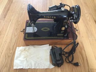 Vintage Singer Model 99k Sewing Machine With Case