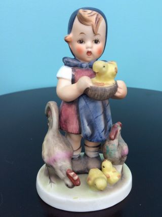 Vintage 1960 Hummel By Goebel Figurine Feeding Time 199/0 Girl With Chickens