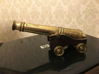 Rare Vintage Black Powder Signal Cannon W/wagon.