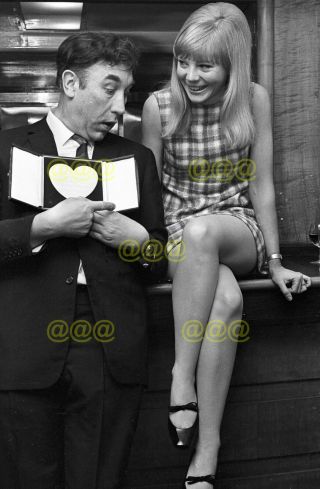 Photo - Frankie Howerd & Barbara Ferris At Variety Club Awards Ceremony,  1967