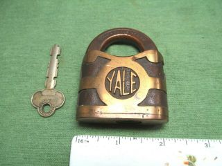 Vintage / Antique Yale & Towne Brass Padlock Lock With Key - - U.  S.  A.