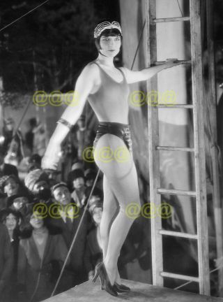 Photo - Louise Brooks As An Acrobat,  1920s