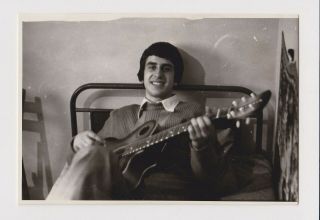 Awesome Guy Man With Music Guitar Portrait In Bed Vintage Orig Photo /38835