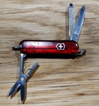 Victorinox Signature Swiss Army Pocket Knife W/pen Scouts Camping Fishing A29