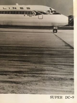 Vintage Delta DC - 9 B/W photo 8x10 glossy Delta Air Lines 3