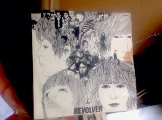 The Beatles.  Revolver.  Withdrawn First Issue.  Xex606 - 1.  Scratch