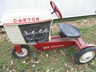 VINTAGE,  1950 ' S GARTON CHAIN DRIVE FARM PEDAL TOY TRACTOR,  COMPLETE AND RARE 2