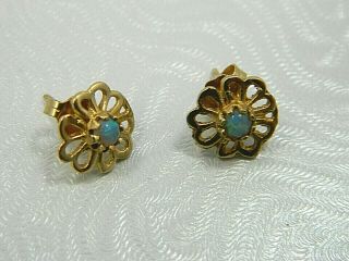 Exquisite Vintage 14k Yellow Gold Opal Gemstone Flower Stud Earrings