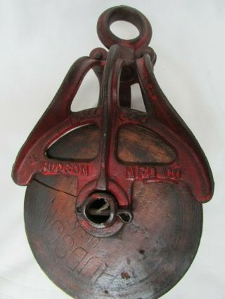 Antique Cast Iron & Wood Mall Hudson 823 Barn Hay Pulley Red
