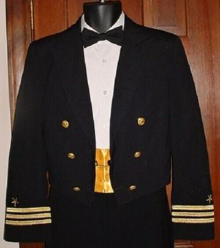 U.  S.  Navy Officer Dinner Dress (Blue) Uniform 3
