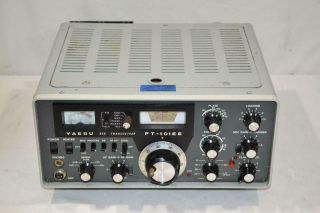 Vintage Yaesu Ft - 101ee Ssb Ham Radio Transceiver W Mic