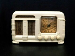 Vintage 40s Art Deco Fada Am - Fm Antique Old Solid Bakelite Tube Radio