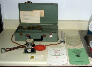 Rare Vtg 1956 Gbl Infant Baby Hand Resuscitator Collector 