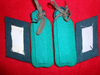 SB253 East German Police? shoulder boards and collar tabs of a Major 3