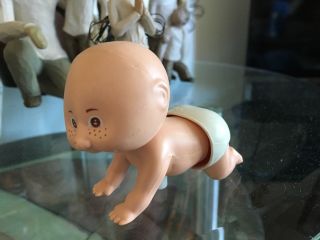 Vintage Cabbage Patch Kids 1983 Tomy Wind - Up Crawling White Baby