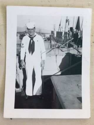 Wwii Photo - Vtg 40s Id’d Usn Us Navy Sailor On Battleship Gay Int Photograph