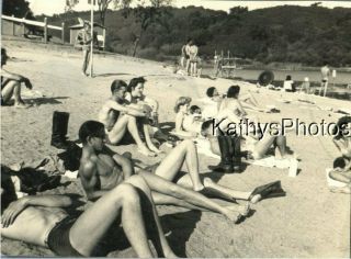 Found B&w Photo K_6845 People In Swimsuits On Beach