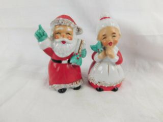 Vintage Santa & Mrs Claus Salt And Pepper Shaker Set