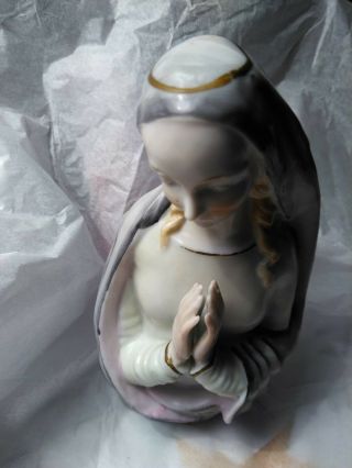 Vintage L & M Inc.  Porcelain Madonna.  Blessed Virgin Mary Figurine 2