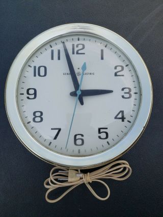 Vintage General Electric Ge 2008 - A Analog Wall Clock 10.  5 " 120v 60hz Made Usa