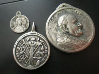 The Passion Of Christ Silver Medal & Pope John Xxiii,  Leone Xiii & 1 Other