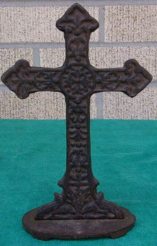 Vintage 6.  5 " Tall Cast Iron Standing Table Desk Crucifix Cross Jesus Christ