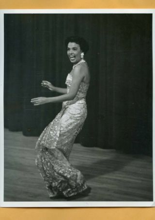 Vintage 8x10 Photo Of Lovely Lena Horne Performing In Las Vegas In The Mid 