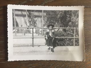 VTG SNAPSHOT PHOTO CUTE LITTLE GIRL GOES TO ZOO DRESSED AS COWGIRL COWBOY OUTFIT 2