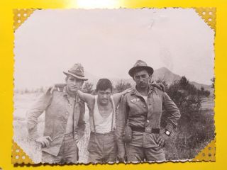 Vintage Photo Shirtless Soldier Buddy Boys Men Afghanistan War On Base Gay R02