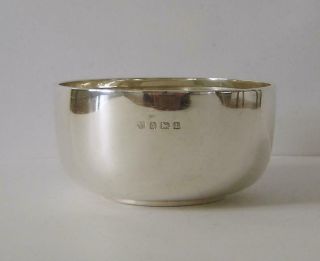 A Vintage Sterling Silver Sugar Bowl Birmingham 1935 William Neale 83 Grams