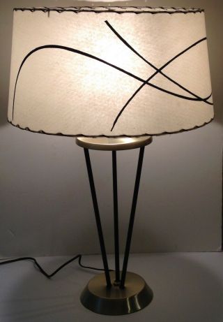 Vtg Mid Century Modern Atomic Brass & Black Tripod Table Lamp Fiberglass Shade
