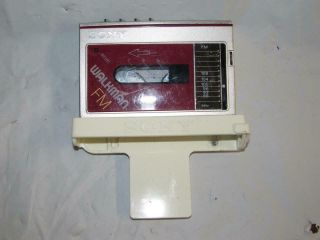 Vintage Sony Wm - F10 Am/fm Stereo Cassette Walkman Player W/ Belt Clip (no Power)