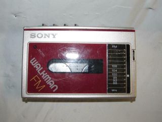 Vintage Sony WM - F10 AM/FM Stereo Cassette Walkman Player w/ Belt Clip (No Power) 2