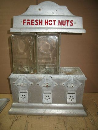 Vintage Challenger Fresh Hot Nuts Vending Machine.  C1940 