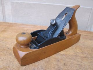 Vtg Stanley Liberty Bell Smooth Planes No.  135,  Wood Bottom.