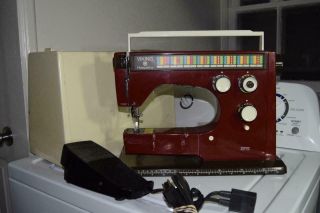 Vintage Husqvarna Viking Model 6460 / 790c 64 - 60 Sweden Sewing Machine