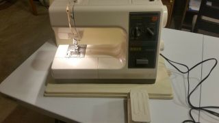 Vintage Kenmore 385.  1778180 22 Stitch Sewing Machine Case Missing Thread Holder