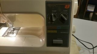Vintage Kenmore 385.  1778180 22 Stitch Sewing Machine Case Missing Thread Holder 3