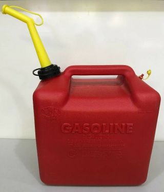 Vintage Chilton Gas Can 5 Gallon Vented W/screened Spout Mod.  P500.