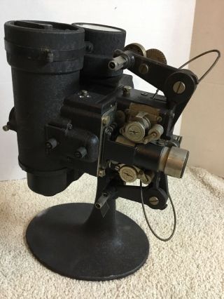 1930s Vintage Bell & Howell Filmo 16mm motion picture projector type S 2