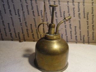 Vintage 1940s Brass Thumb Pump Oil Can Marked 555 No.  3 Hong Kong ‘euc ‘