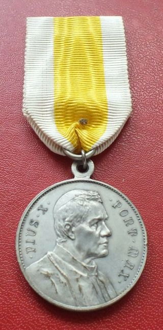 Vatican Pope Pius X Benemerenti Medal Order Badge