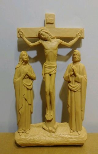 Hard Plastic Jesus On Cross Mary And Joseph Wall Hanging Inri Crucifixion Vtg